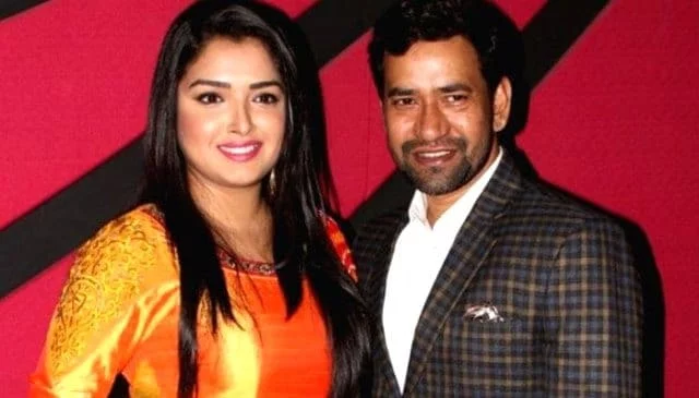 who-is-the-real-wife-of-dinesh-lal-yadav-nirahua