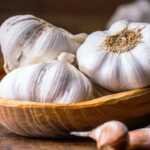 खाली पेट लहसुन खाने के फायदे और नुकसान