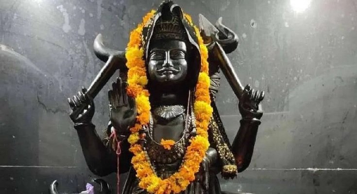 शनिवार को शनिदेव की पूजा कैसे करें?